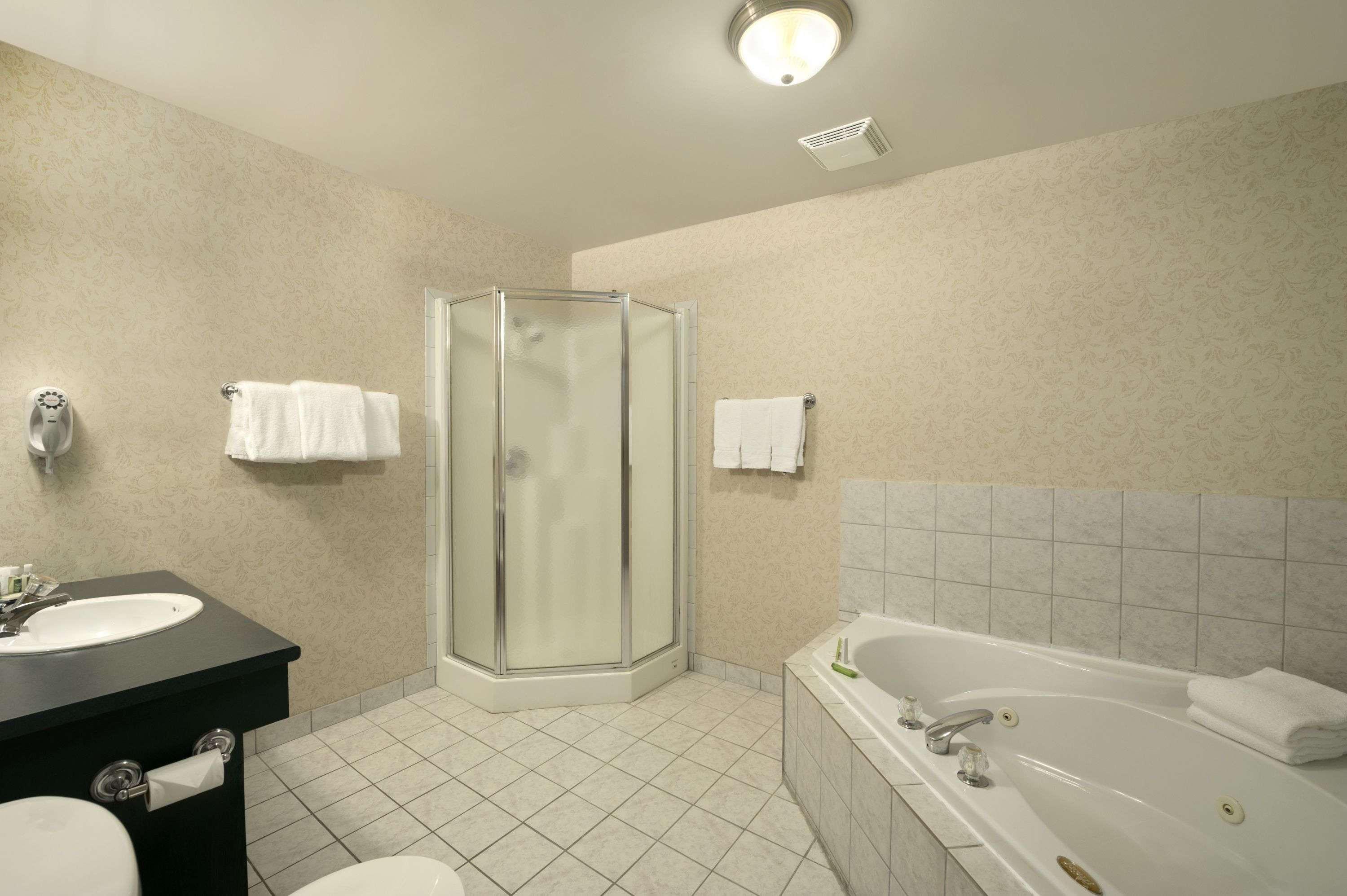 The Jordan Hotel Ramada By Wyndham Exterior photo